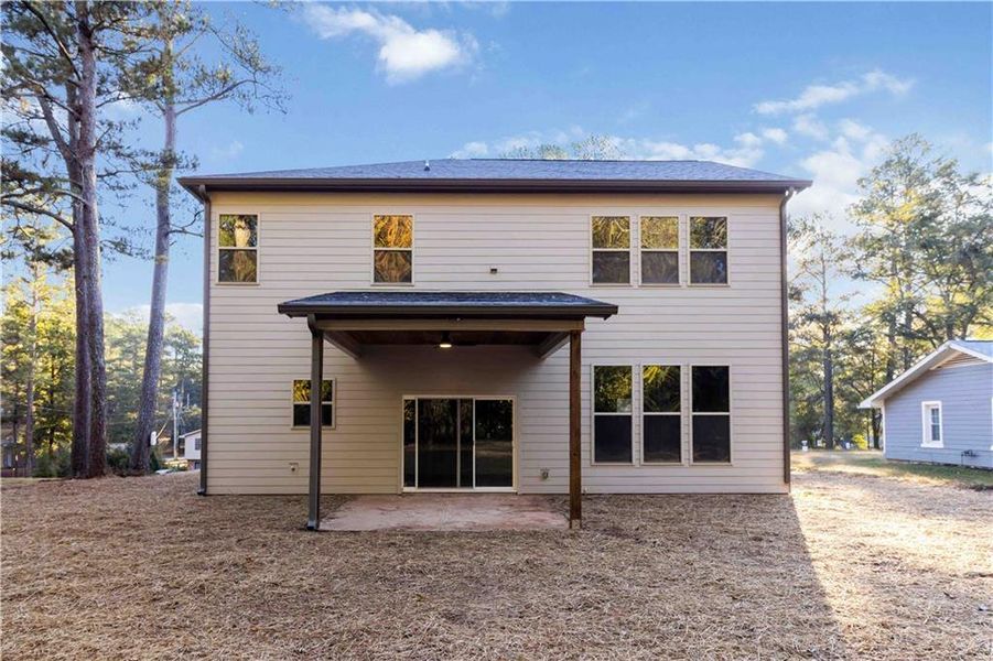 Exterior details and patio area of a home in , College Park (Image 4).