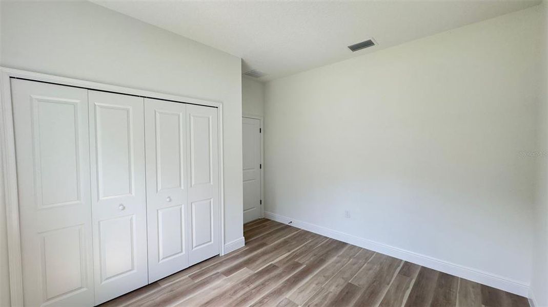Spacious, unfurnished interior of a new home in , Citrus Springs (Image 10).