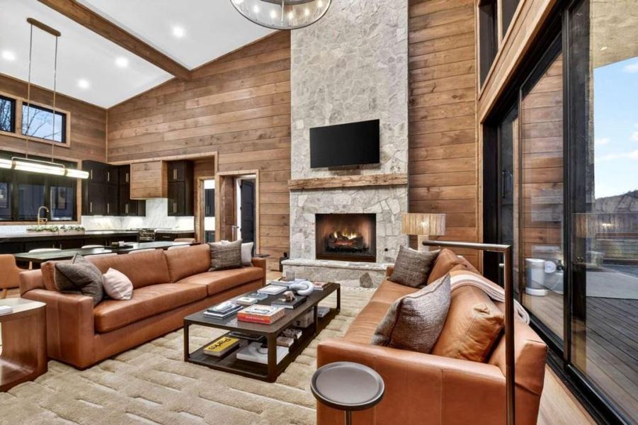 Image 85 of a home in .