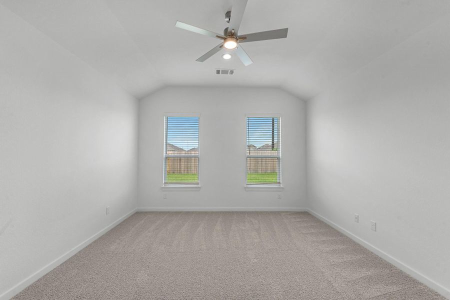 Spacious, unfurnished interior of a new home in Grand Mason Crossing, Katy (Image 17).