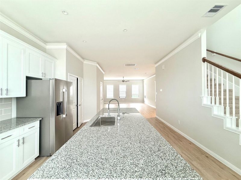 Spacious, unfurnished interior of a new home in , Houston (Image 13).