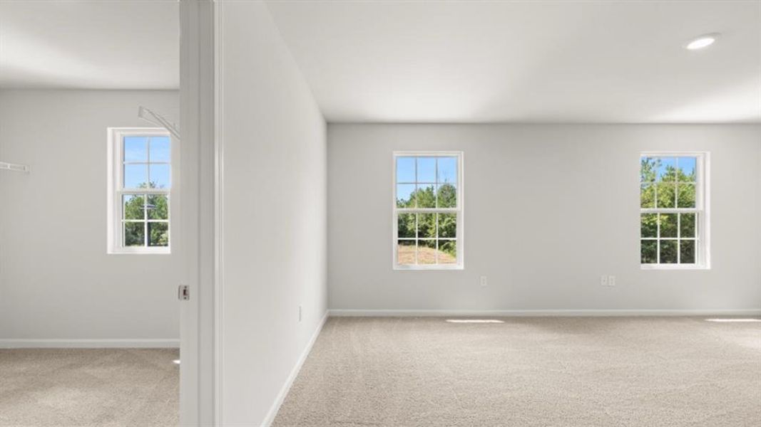 Spacious, unfurnished interior of a new home in Oconee Overlook, Gainesville (Image 21).