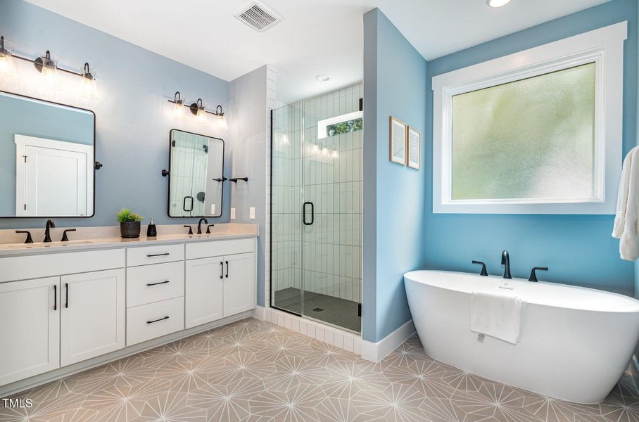 023_img_3484-edit_706