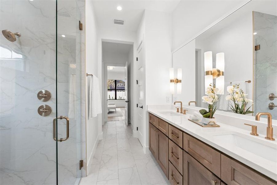 Furnished interior view inside a new home in , Orlando (Image 39).