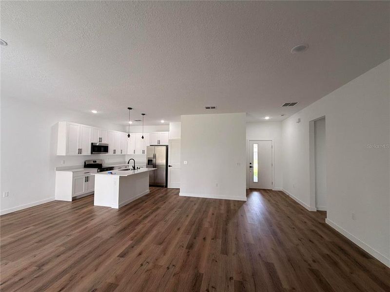 Spacious, unfurnished interior of a new home in , Dunnellon (Image 28). Spacious, unfurnished interior of a new home in , Dunnellon (Image 28).