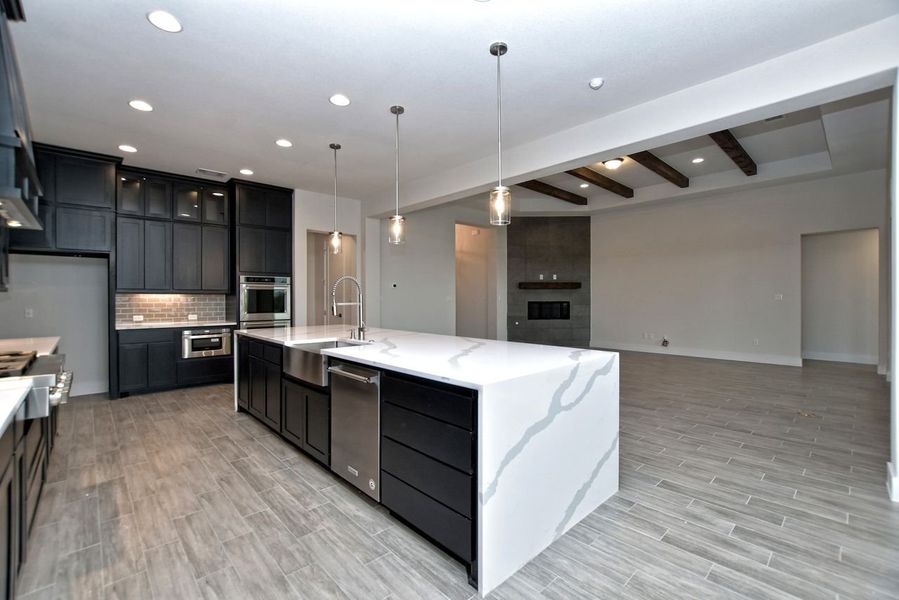 Representative furnished interior of a home built from the Avalon by Giddens Homes in Scofield Farms Estates, Georgetown (Image 17).