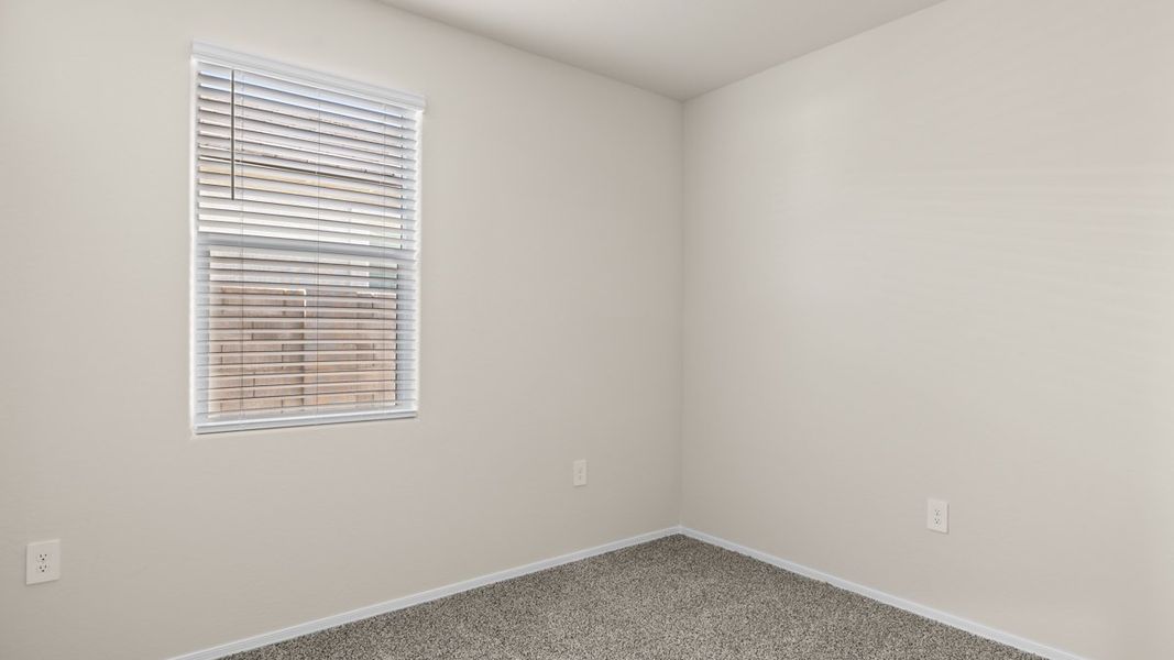 Spacious, unfurnished interior of a new home in Rio Rancho Estates, Wittmann (Image 22).