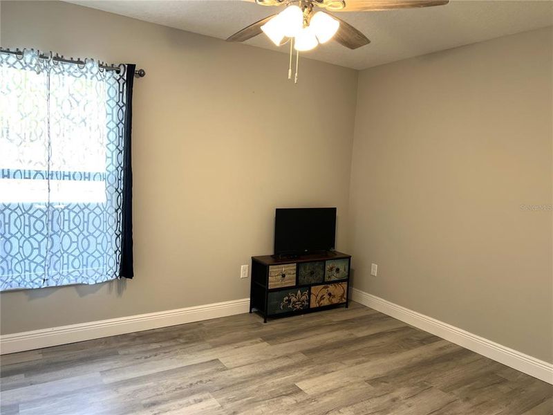 Furnished interior view inside a new home in , Dunnellon (Image 19).