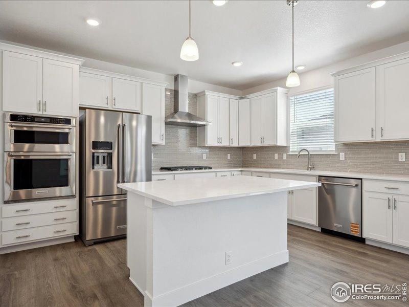 Furnished interior view inside a new home in Vantage, Berthoud (Image 11).