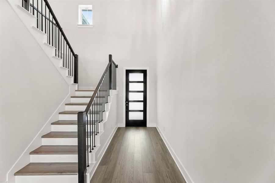 605 Aberdeen-Entry-1