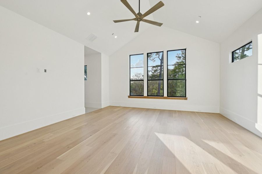 Spacious, unfurnished interior of a new home in , Houston (Image 33).