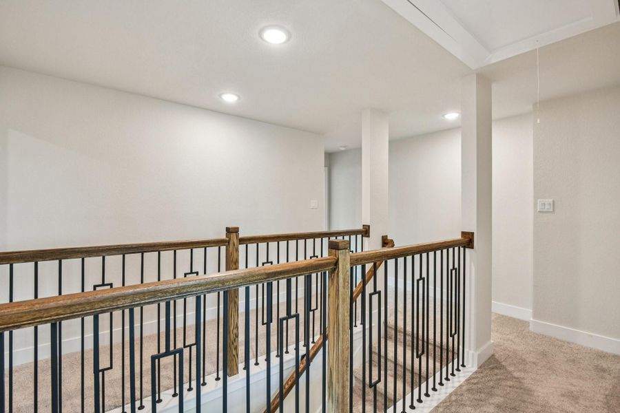 Spacious, unfurnished interior of a new home in Alicante, Houston (Image 26).