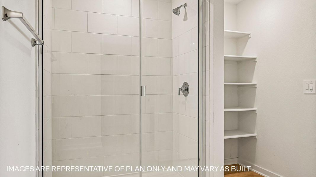 Representative interior finishes for a home built from the The Irvine by D.R. Horton in Monarch Ranch, Manor (Image 16).