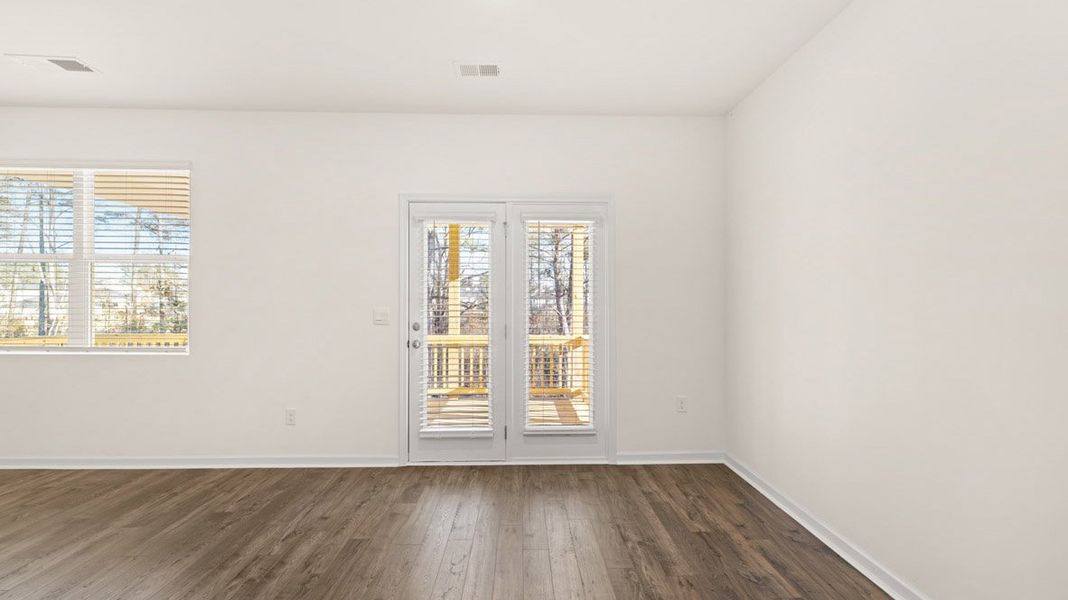 Spacious, unfurnished interior of a new home in Captain's Corner, Grovetown (Image 15).