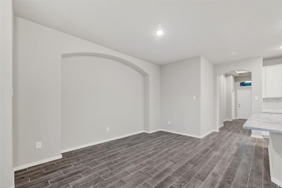 Spacious, unfurnished interior of a new home in Rollingbrook Estates, Baytown (Image 43).