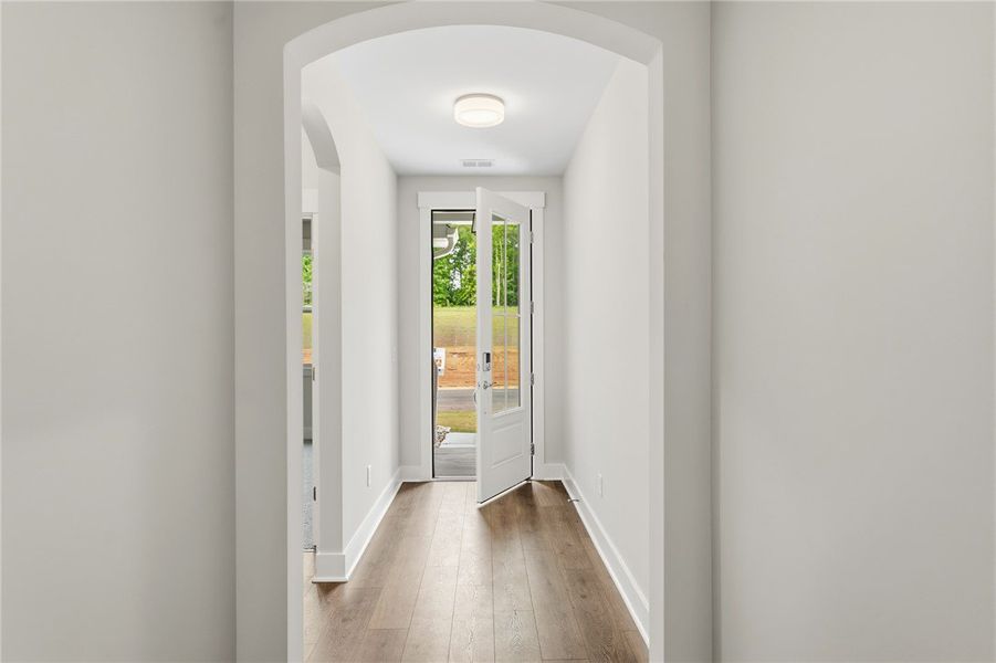 Spacious, unfurnished interior of a new home in Saratoga Oaks, Williamston (Image 15).