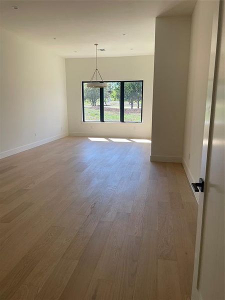 Spacious, unfurnished interior of a new home in , Horseshoe Bay (Image 10).