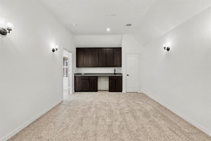 Spacious, unfurnished interior of a new home in , Prosper (Image 27).