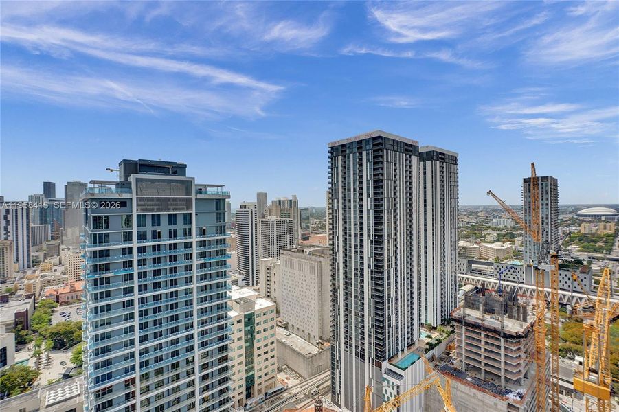Condo located in Miami, FL showcasing its design and architecture (Image 28).