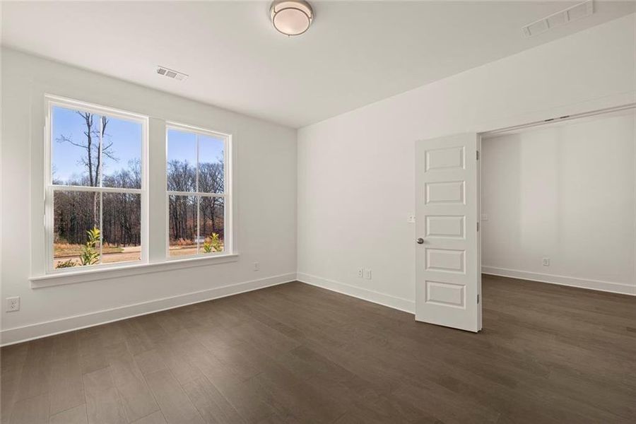 Spacious, unfurnished interior of a new home in , Gainesville (Image 42).