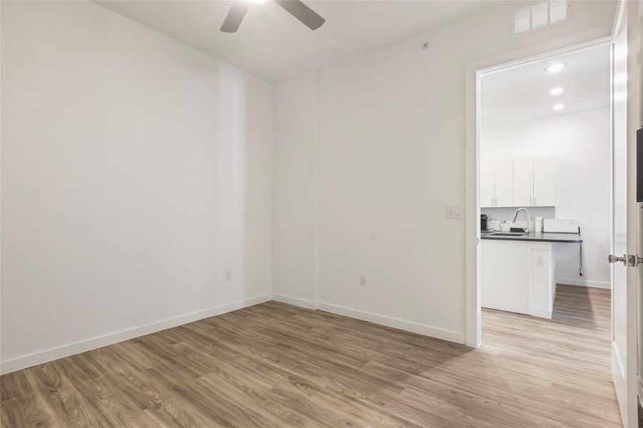 Spacious, unfurnished interior of a new home in , Austin (Image 12).