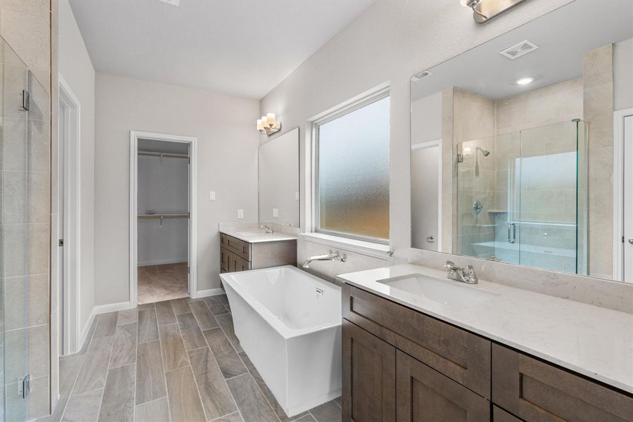 Furnished interior view inside a new home in Morningstar, Andice (Image 8).