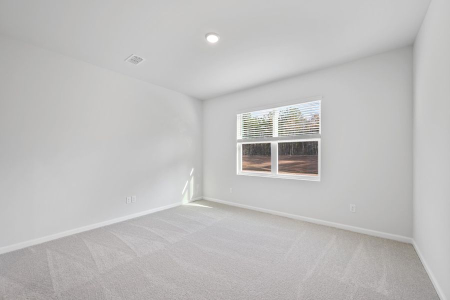 Spacious, unfurnished interior of a new home in , Summerville (Image 12).