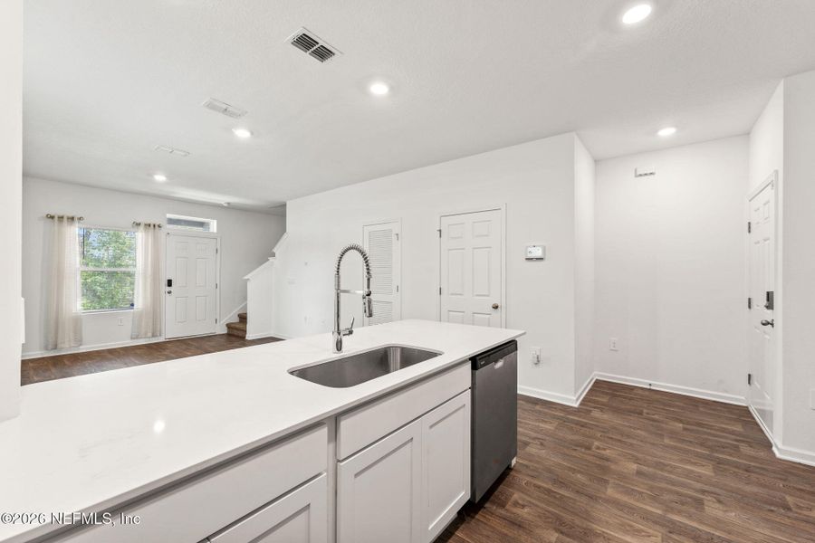 Furnished interior view inside a new home in , Middleburg (Image 8).