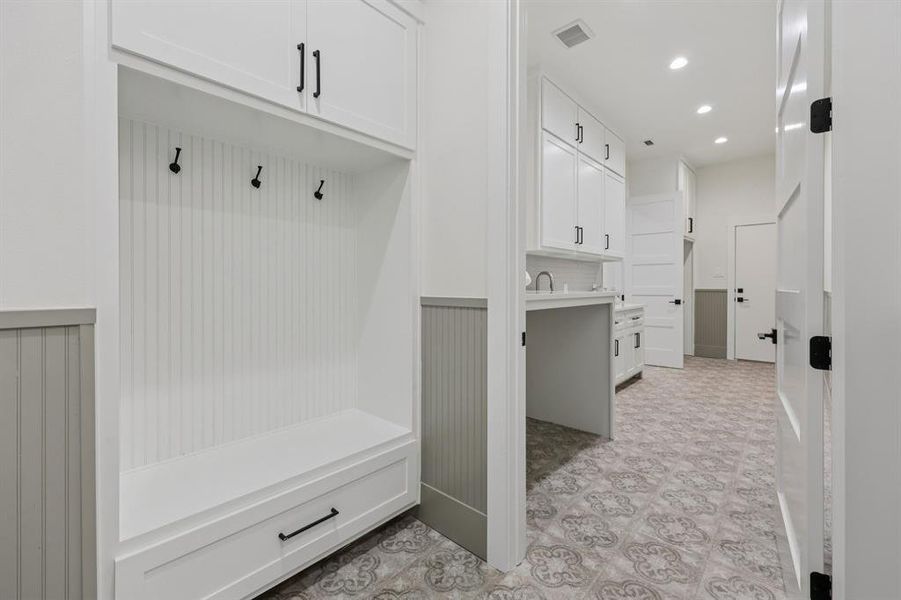 Furnished interior view inside a new home in , Dallas (Image 10).