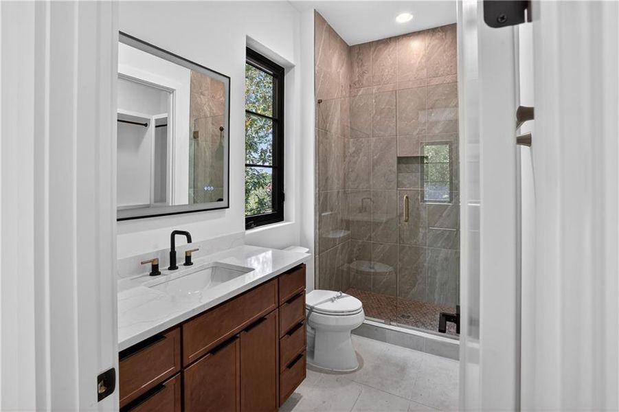Furnished interior view inside a new home in , Alpharetta (Image 44).