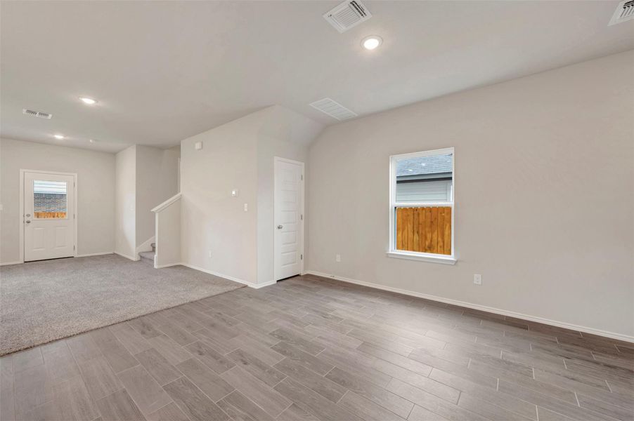 Spacious, unfurnished interior of a new home in Heritage, Dripping Springs (Image 17).