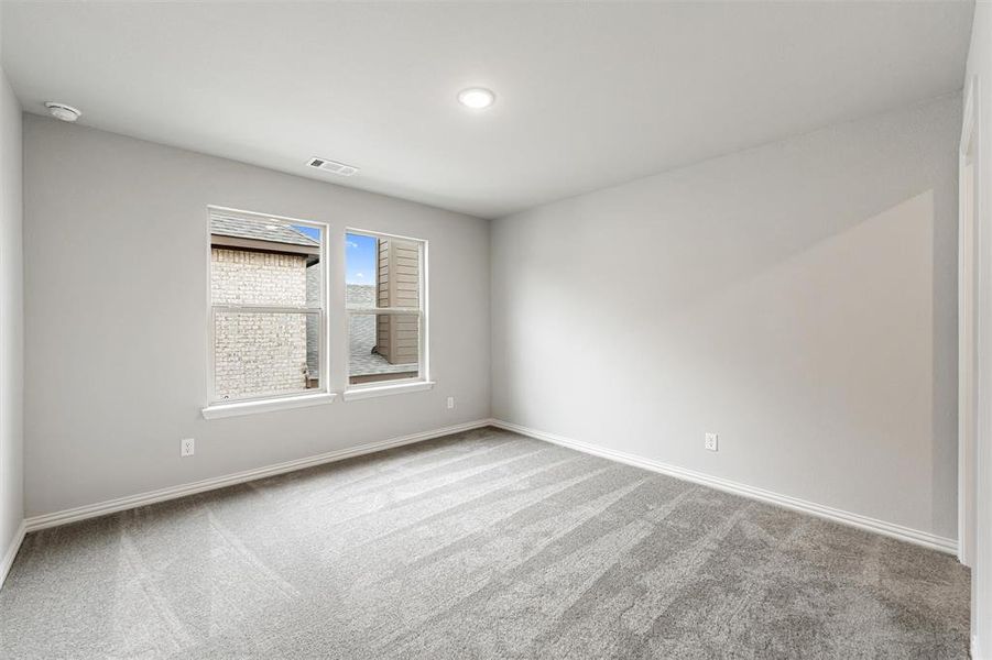 Spacious, unfurnished interior of a new home in Northstar, Haslet (Image 17).