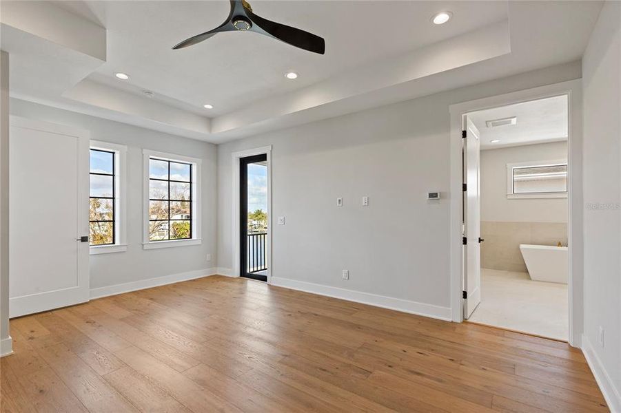 Spacious, unfurnished interior of a new home in , St. Petersburg (Image 41).