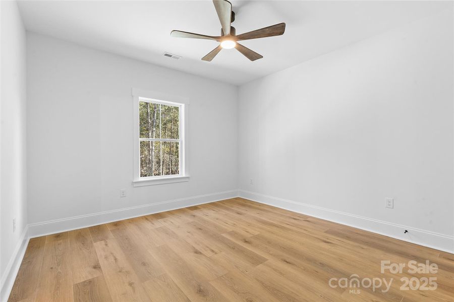 Spacious, unfurnished interior of a new home in , Midland (Image 19).