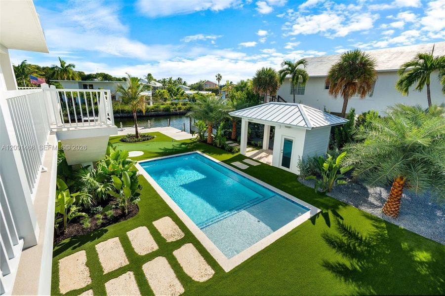 Exterior details and patio area of a home in , Tavernier (Image 39).