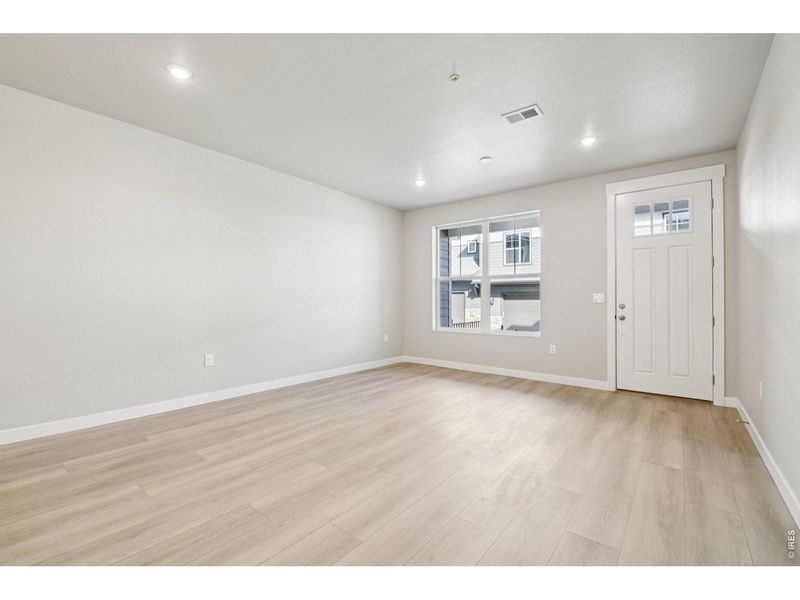 Spacious, unfurnished interior of a new home in , Longmont (Image 18).