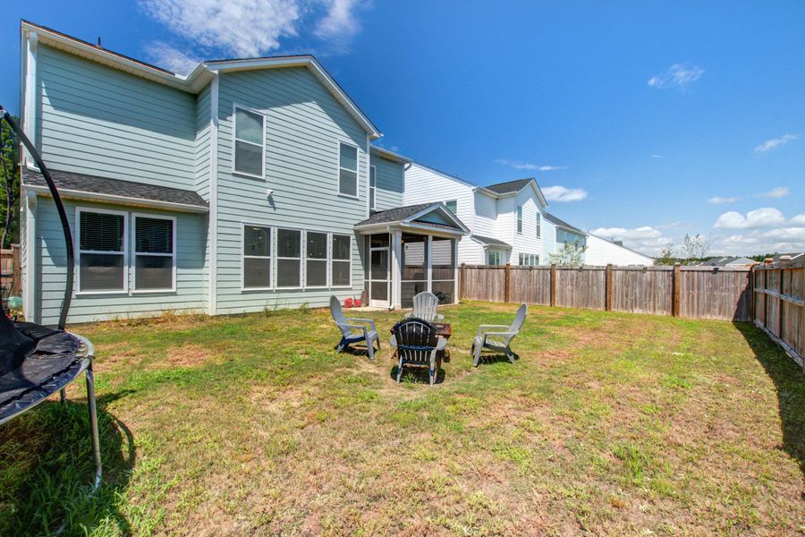 Exterior details and patio area of a home in Homecoming, Ravenel (Image 31).