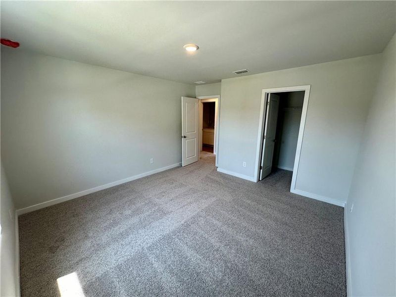 Spacious, unfurnished interior of a new home in Reserve at Gum Springs, Jefferson (Image 22).