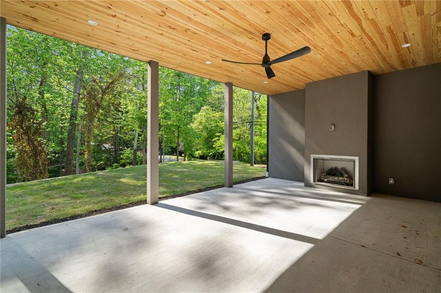 Exterior details and patio area of a home in , Atlanta (Image 4).