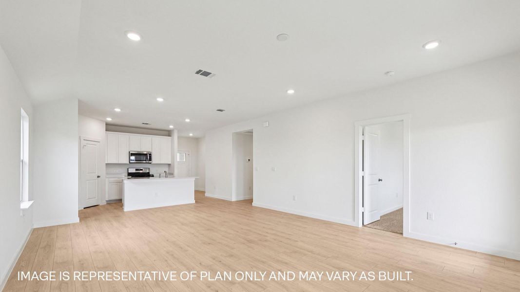 Spacious, unfurnished interior of a new home in Monarch Ranch, Manor (Image 12).