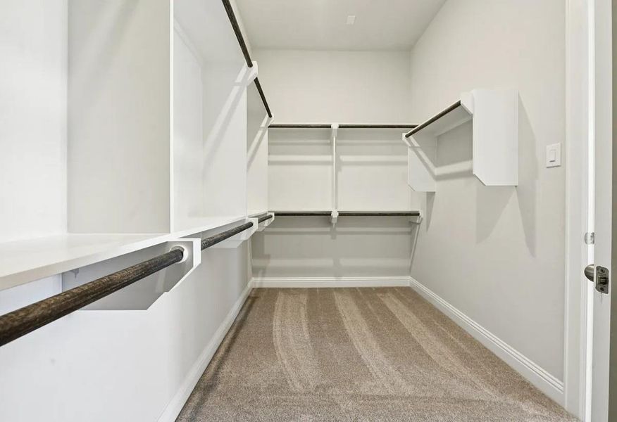 Spacious, unfurnished interior of a new home in Evergreen 50', Conroe (Image 7).