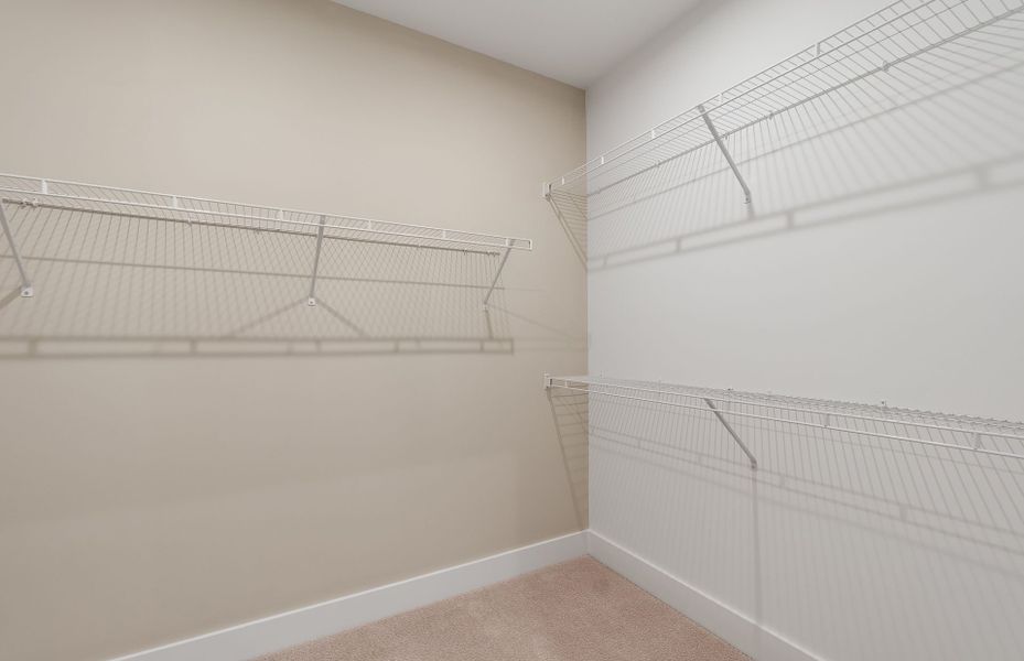 Spacious, unfurnished interior of a new home in Del Webb at Lake Oconee, Greensboro (Image 20).