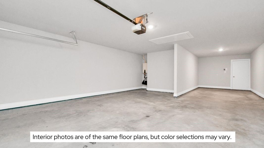 Spacious, unfurnished interior of a new home in Grand Oaks Reserve, Cleveland (Image 27).