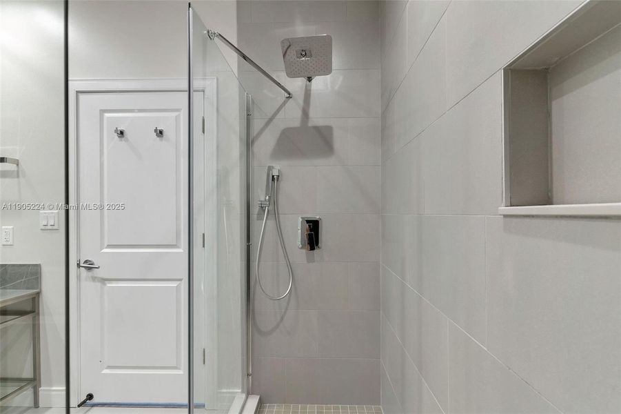 Furnished interior view inside a new home in , Kissimmee (Image 16).