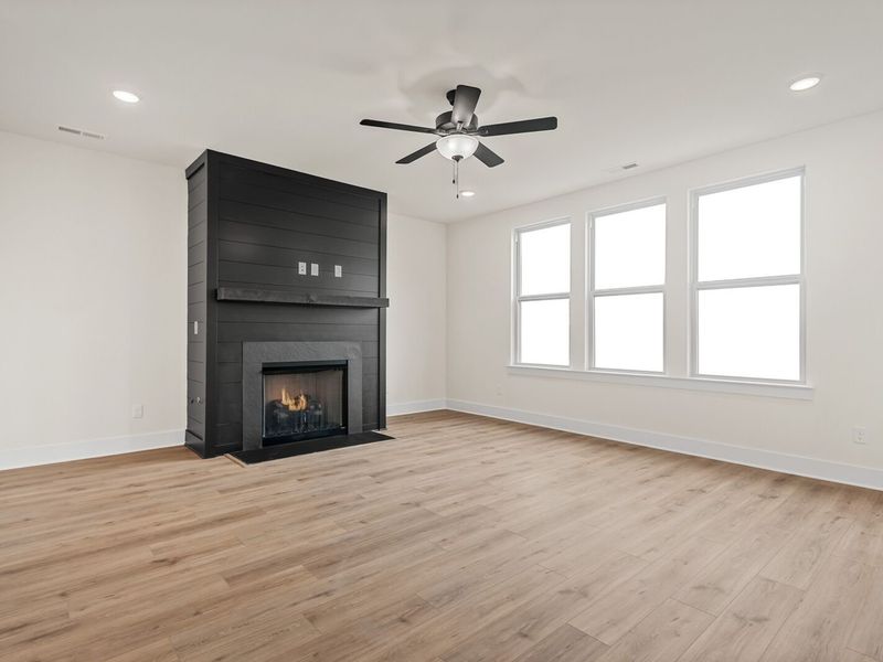Spacious, unfurnished interior of a new home in Woods Crossing, Gallatin (Image 30).