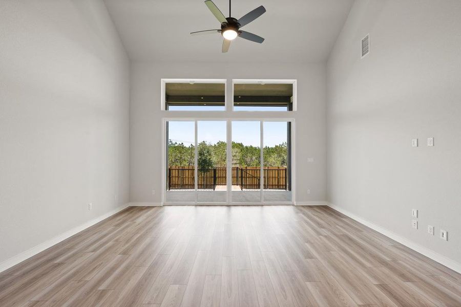 Spacious, unfurnished interior of a new home in Heritage, Dripping Springs (Image 26).