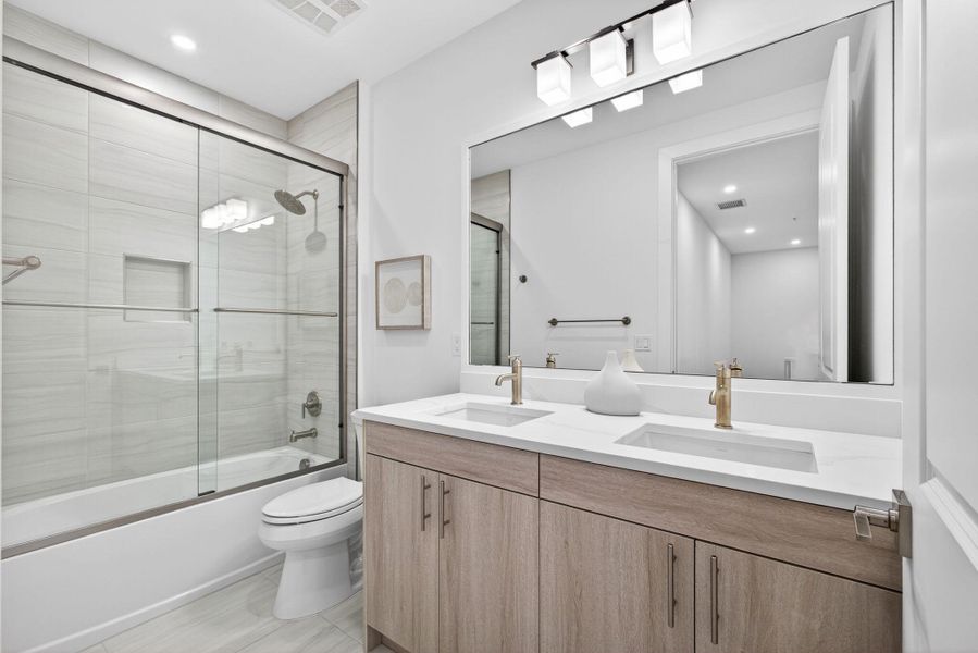 Dual Vanity Guest