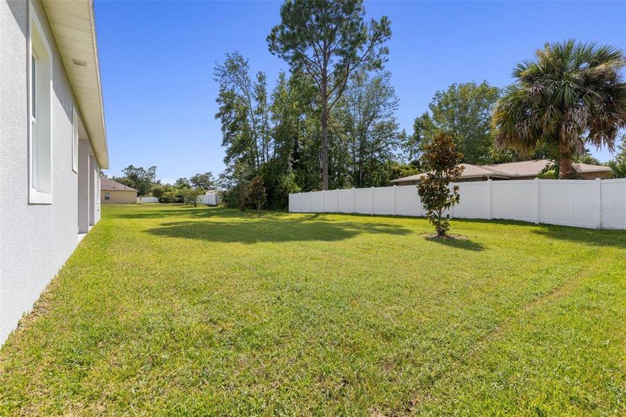 Exterior details and patio area of a home in , Palm Coast (Image 4).