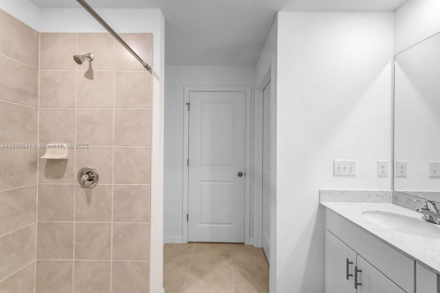 Furnished interior view inside a new home in , North Fort Myers (Image 9).