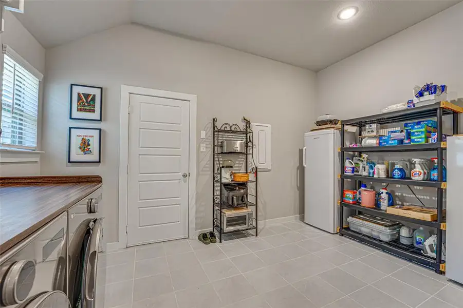 Furnished interior view inside a new home in , Lavon (Image 5).